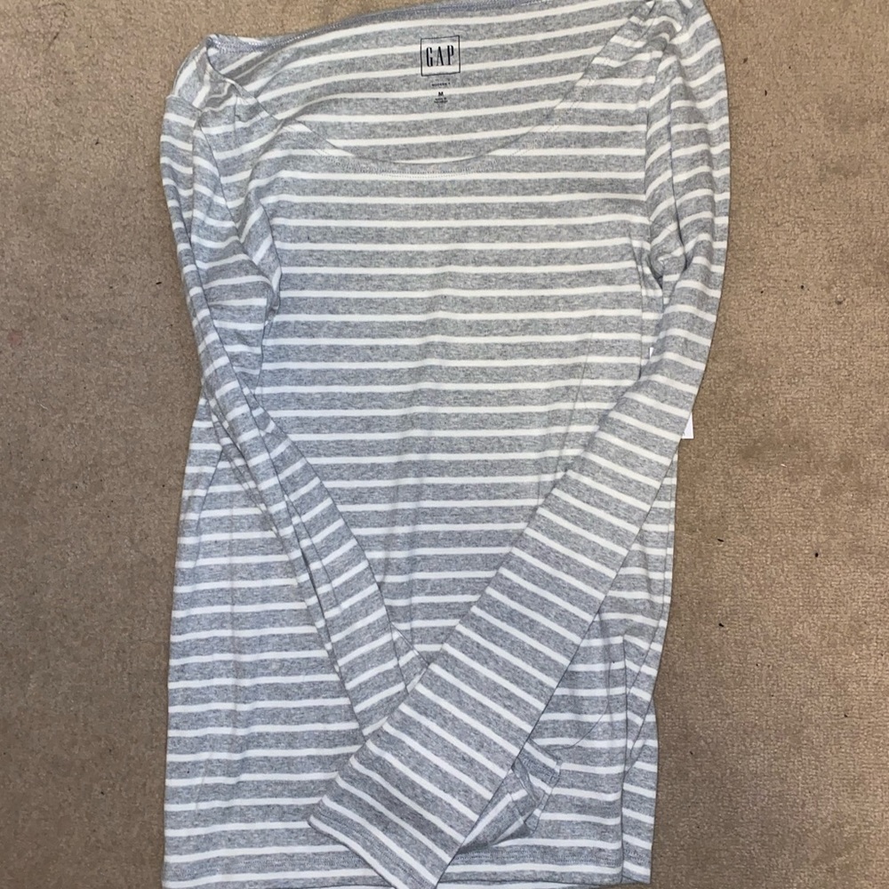 GAP NWT Gray and White Stripe Scoop Neckline Long Sleeve Tee